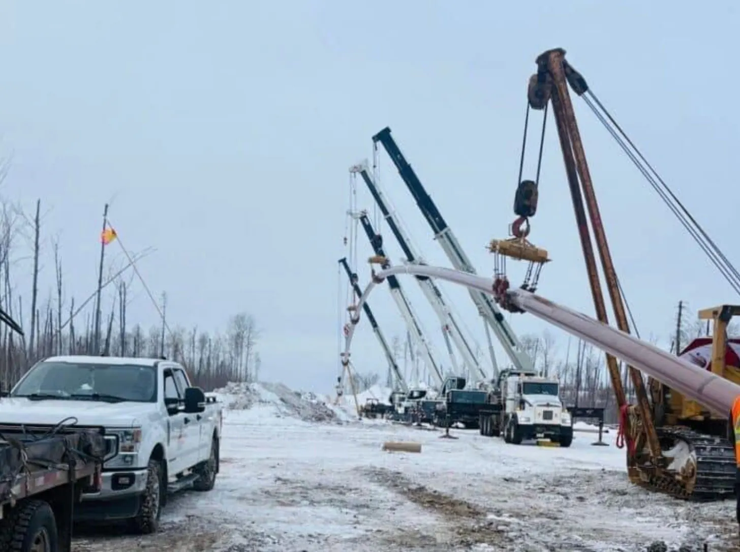 Athabasca Nehri altında 2.955 metrelik kesişim HDD geçişi — The Crossing Group sahası